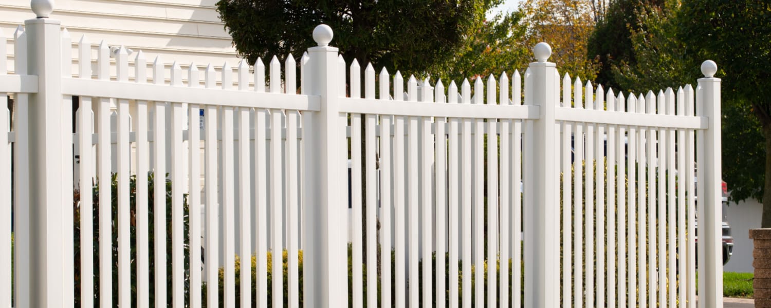 Choosing the Best Fence Materials Bloomington